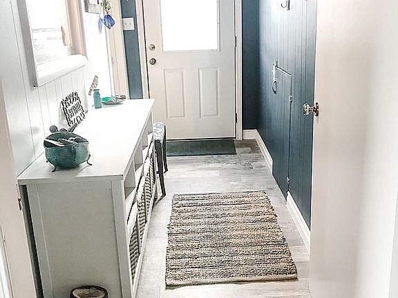 Entryway/ Mud room