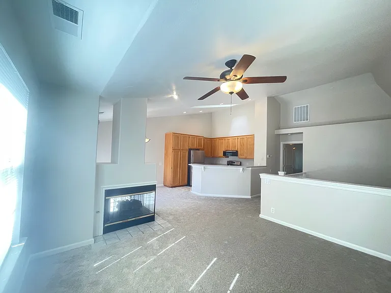 2 Bedroom, 2 Bathroom Townhouse with Attached Garage and Washer/Dryer Hookups! — Photo 14