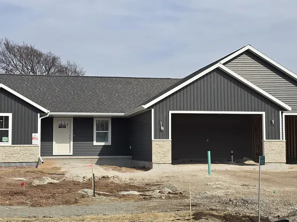 8372 Marlo Ave, Neenah, WI 54956