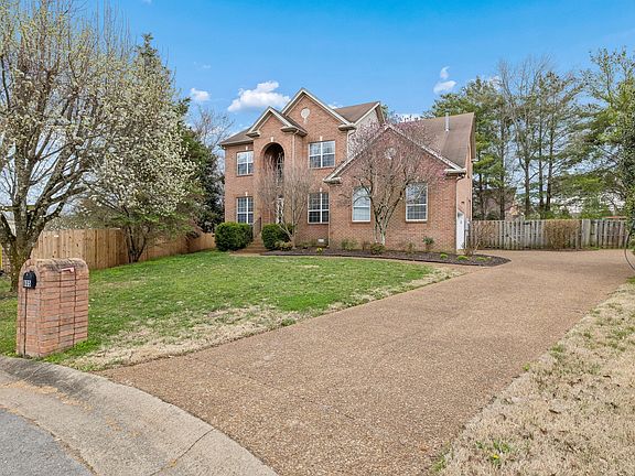 2nd image of 605 Redleaf Ridge Cir