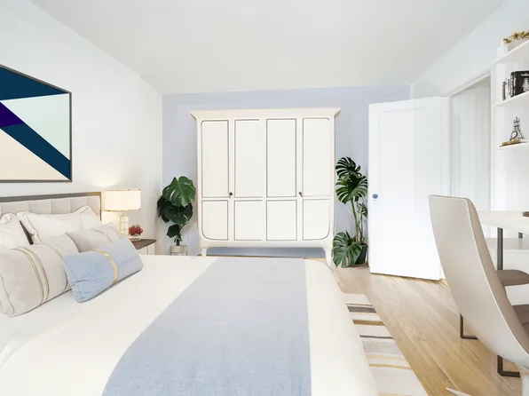 319 West 18th Street image 5 of 18