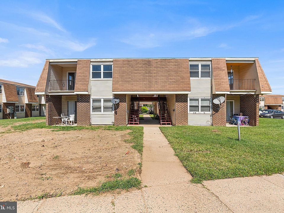 1st image of 10 Florence Tollgate Pl