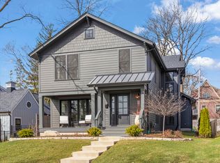 410 S River Ln, Geneva, IL