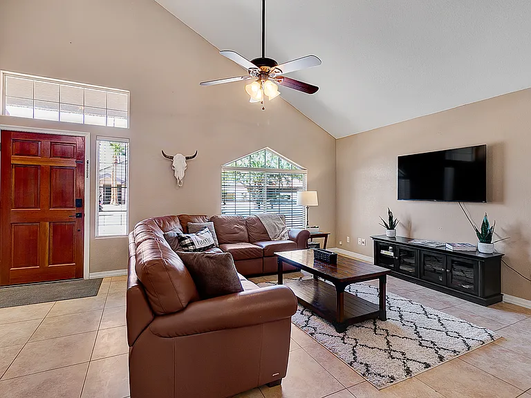 7801 W Crocus Dr — Photo 7
