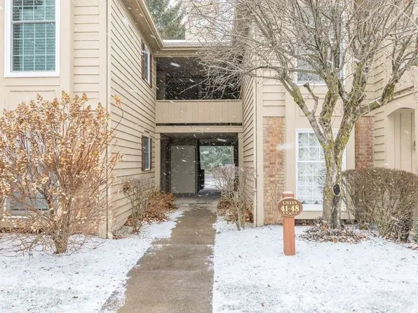 45 Wood Creek Dr, Pittsford, NY 14534