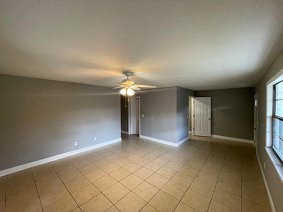 3rd image of 1517 Juniper Dr