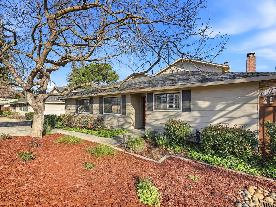 1st image of 18932 Sara Park Cir