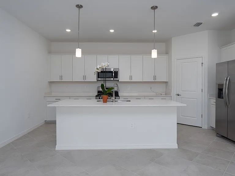 11470 Burgundy Dr — Photo 18