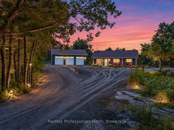 891 Peninsula Rd, Gravenhurst, ON P1P 1R2