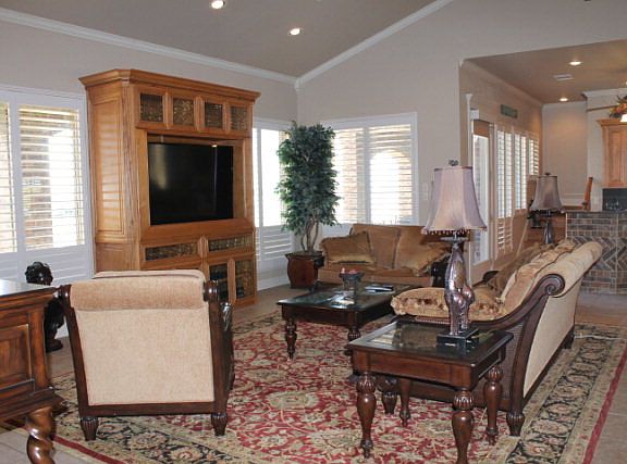 3rd image of 18695 Briarwood Dr