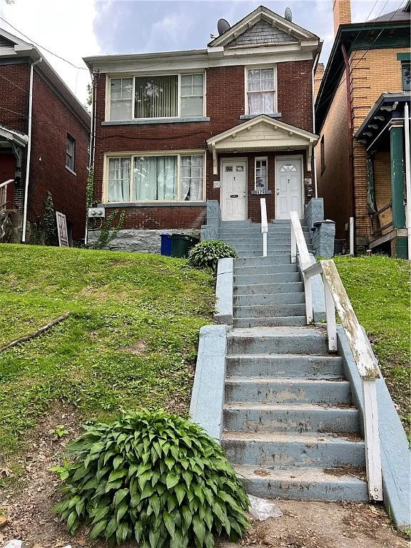 629 Chislett St photo 1