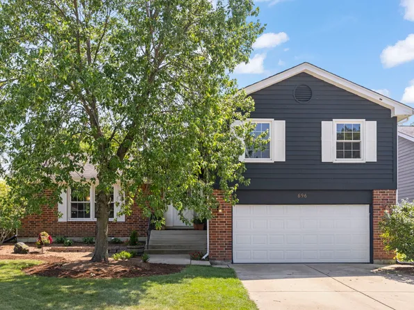 696 Farnham Ln, Wheaton, IL 60189