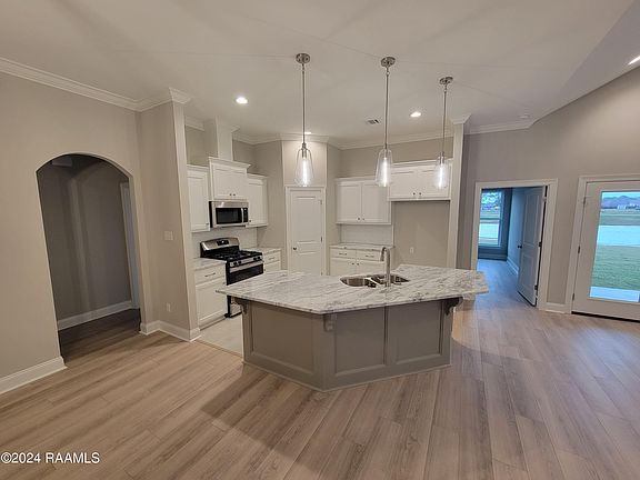 4th image of 217 Tennyson Dr