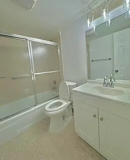 1043 Cornwall Dr #C — Photo 8