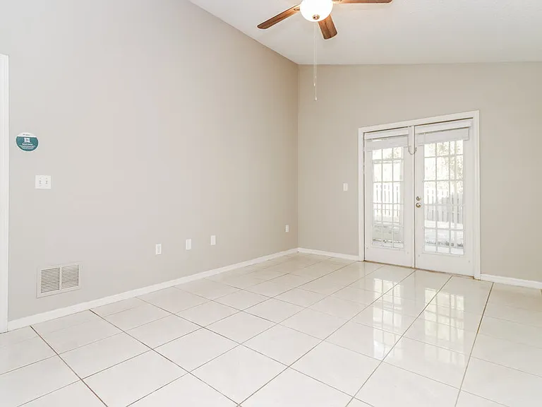 7249 Captiva Cir — Photo 8