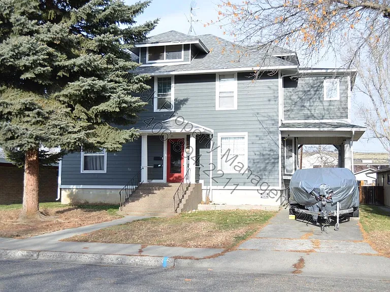 825 Avenue C — Photo 1