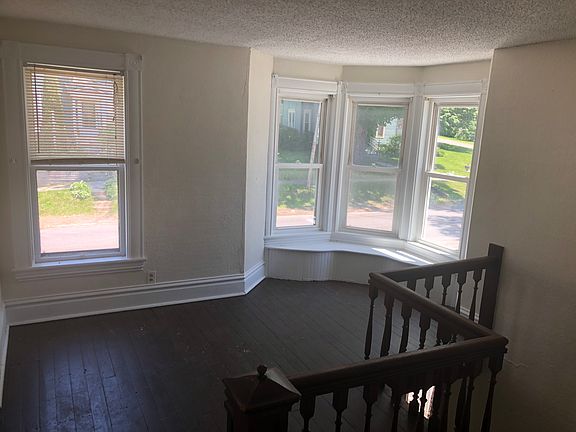 3rd image of 505 Main St