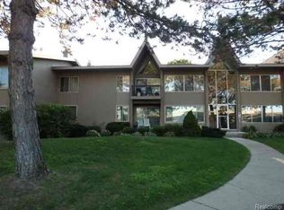 1969 Klingensmith Rd UNIT 15, Bloomfield Hills, MI 48302
