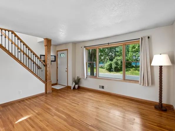 14 Pine Dr, Circle Pines, MN 55014