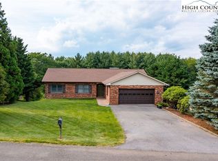 67 River Bend Rd, Sparta, NC 28675