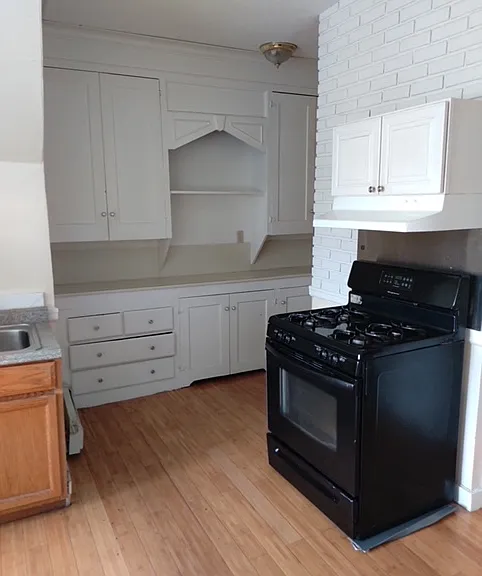 908 Main St #3R — Photo 2