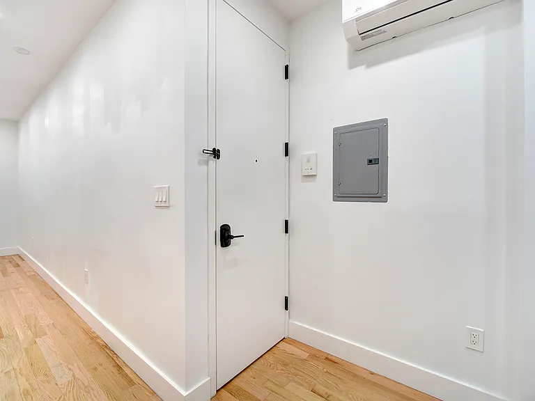 151 Williams Ave #2R — Photo 16