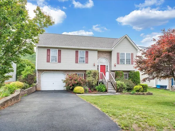 4819 Golfview Dr NE, Roanoke, VA 24019