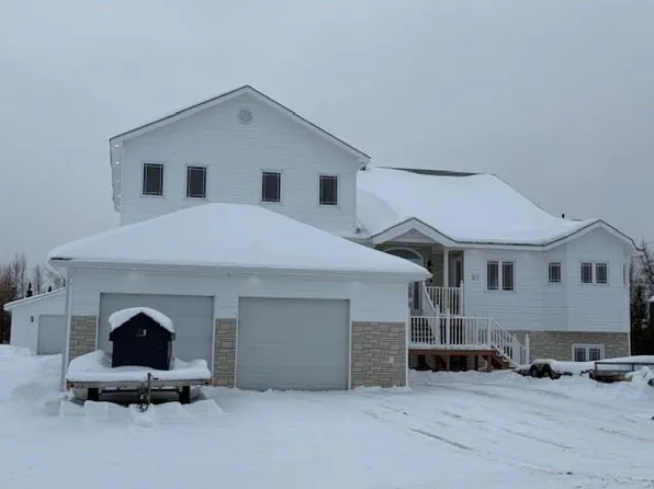 27 Ikey Street, Happy Valley-Goose Bay, NL A0P1E0