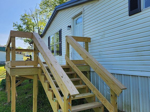 4th image of 359 Garrett Ave