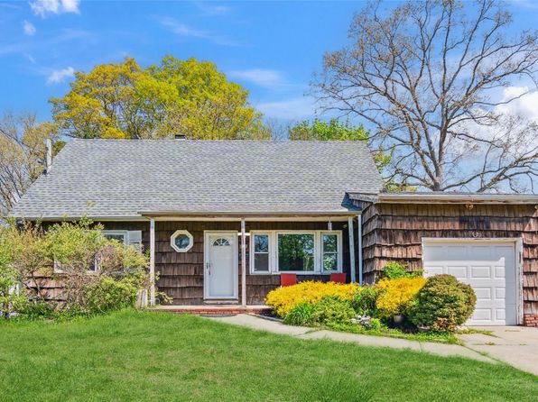 149 Le Grand St, Brentwood, NY 11717