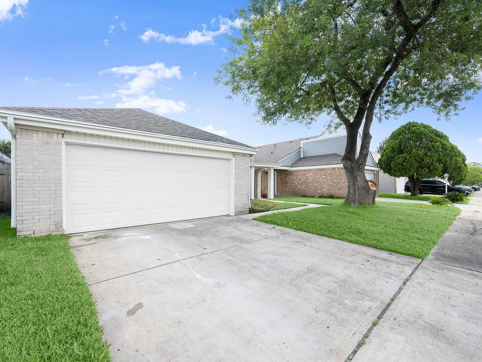 3 bed, 2.0 bath, 1900 sqft, $2,000 — Photo 4
