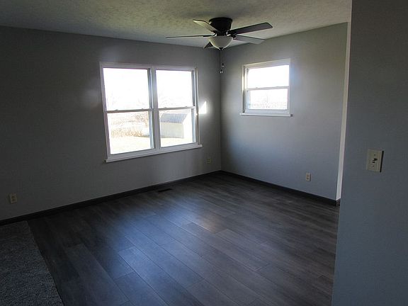 5th image of 132 Climer Ln