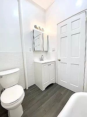 4th image of 149 W 72nd St APT 3B