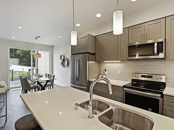 5th image of 881 E Hartson Ave #881