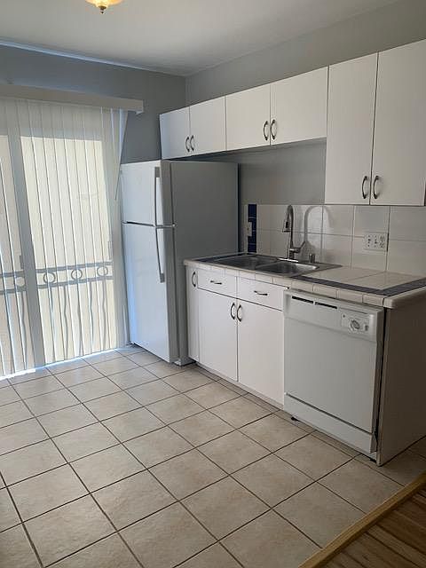 Dishwasher and refrigerator