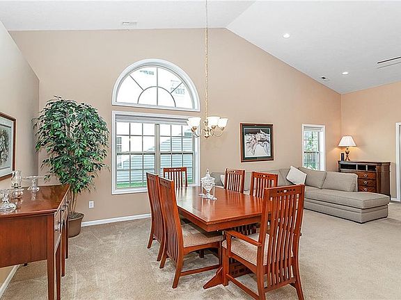 4th image of 11632 Seven Oaks Dr