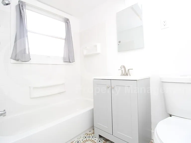 146 N 10th Ave — Photo 12