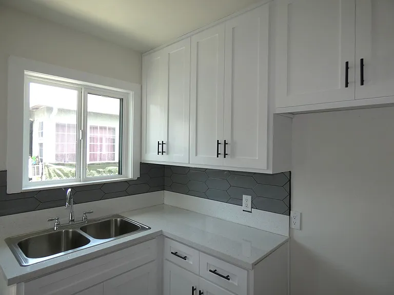 11820 State St — Photo 6