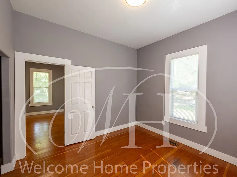 427 E Cherry St — Photo 15