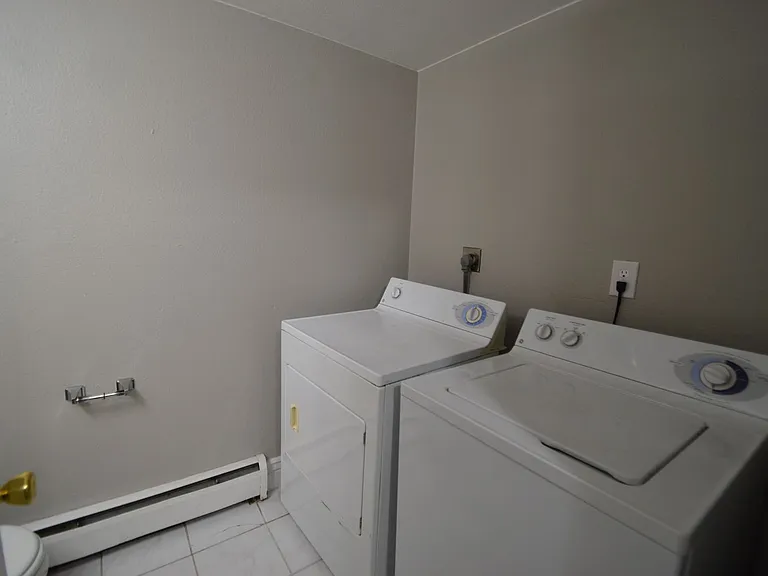 4417 N Carefree Cir — Photo 5