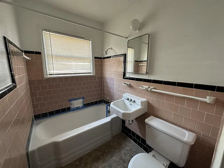 4402 Roseland St — Photo 22