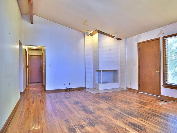 5th image of 1736 Oakdale Dr NW