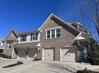 16 Old Pond Rd, Springboro, OH 45066