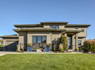 21046 X St, Elkhorn, NE 68022