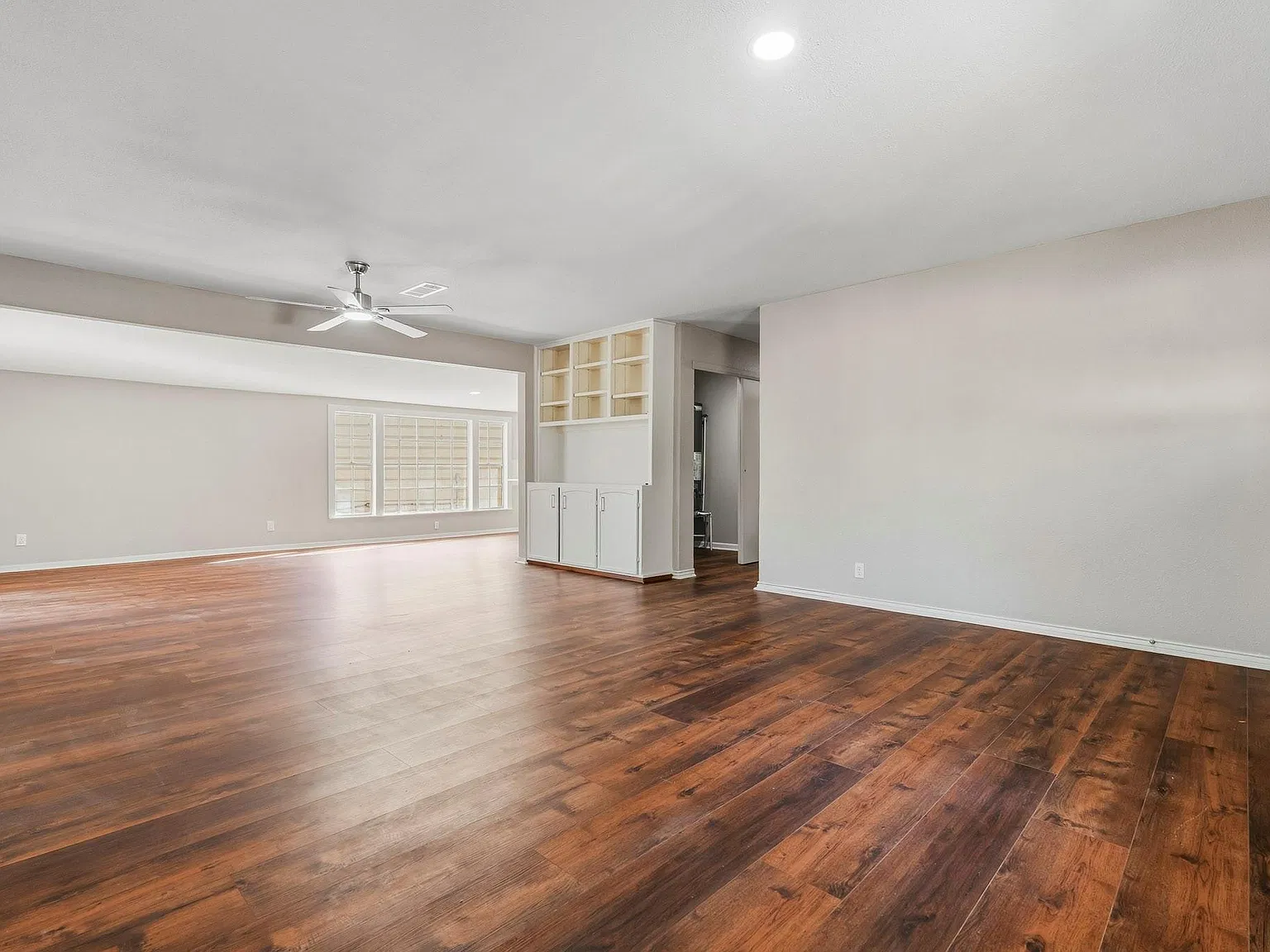 3 bed, 2.0 bath, 1718 sqft, $1,995 — Photo 4