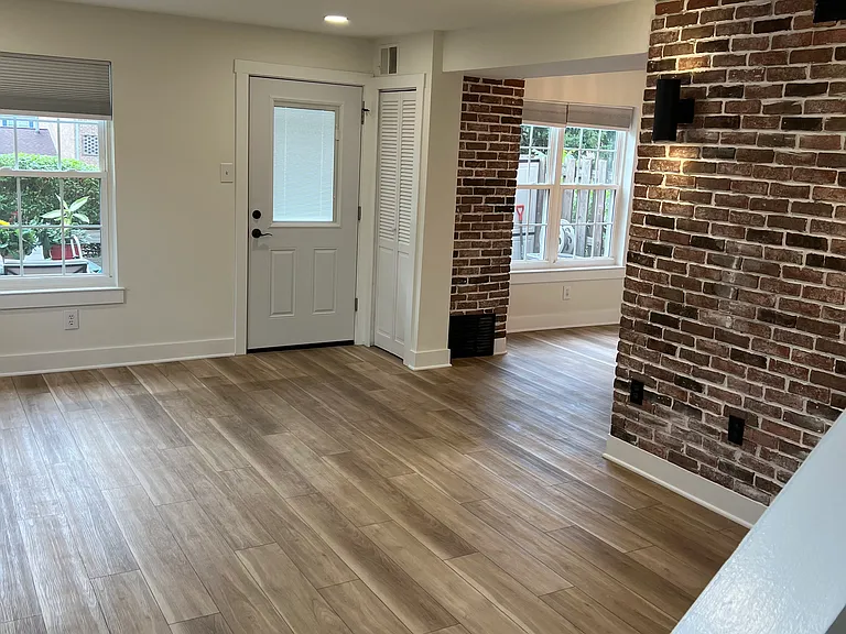 260 Arbour Ct — Photo 4