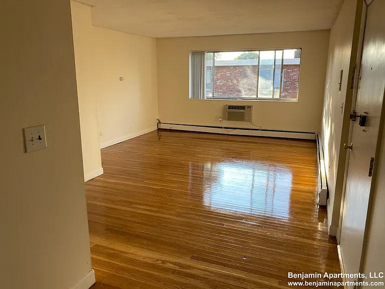 90 Gardner St #18 — Photo 3