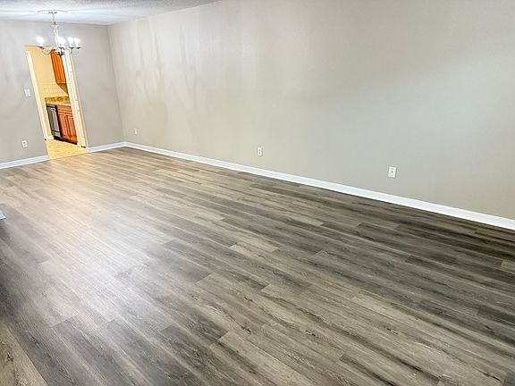 4th image of 4816 Tangerine Ave