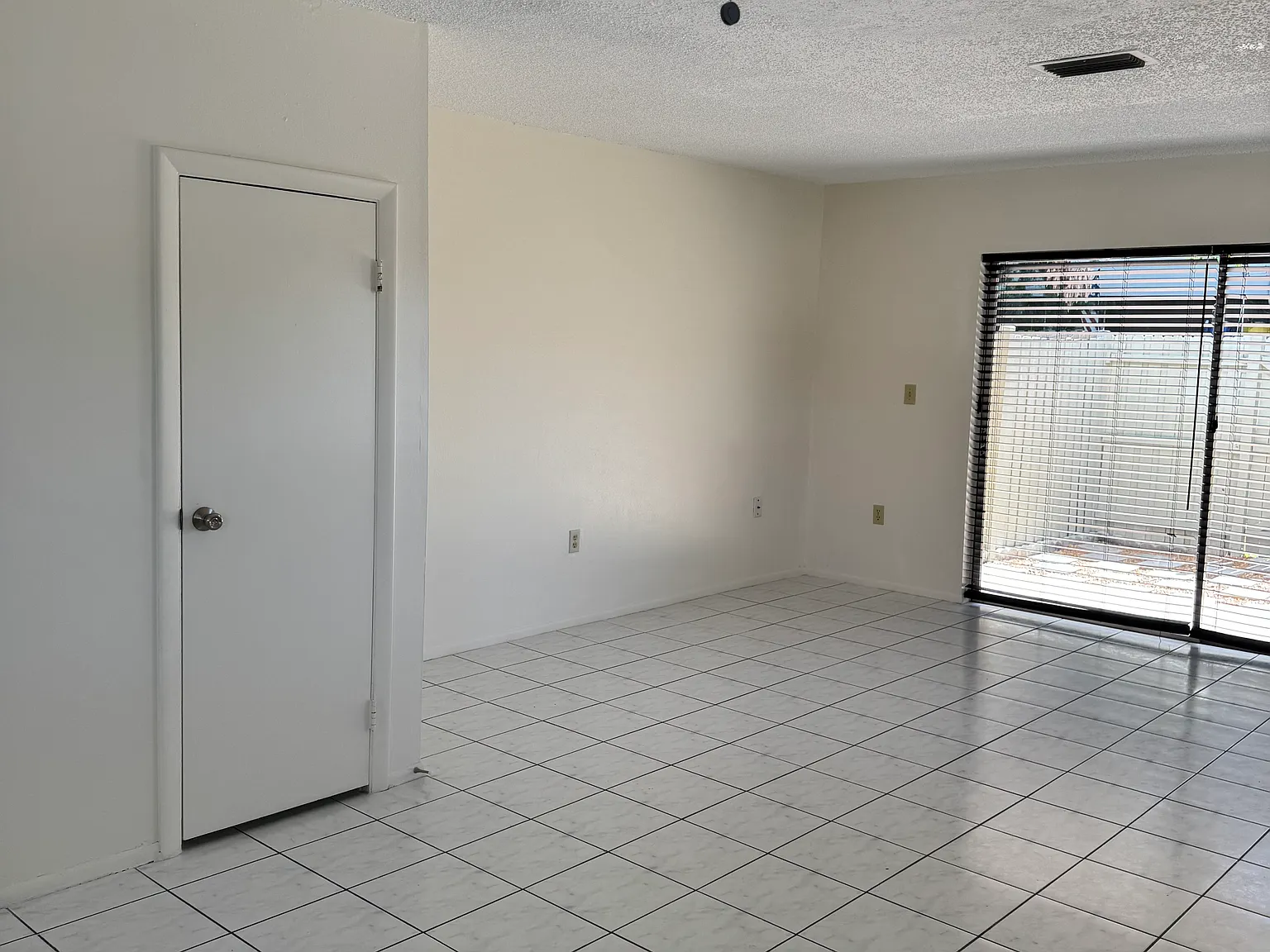 6079 Amberly Ter — Photo 4