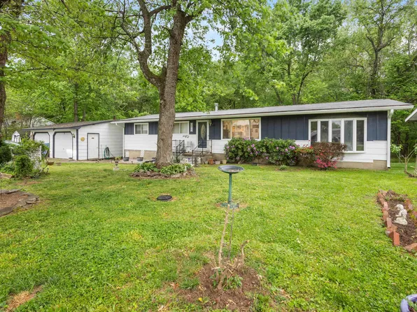 1937 4th St, Rosiclare, IL 62982